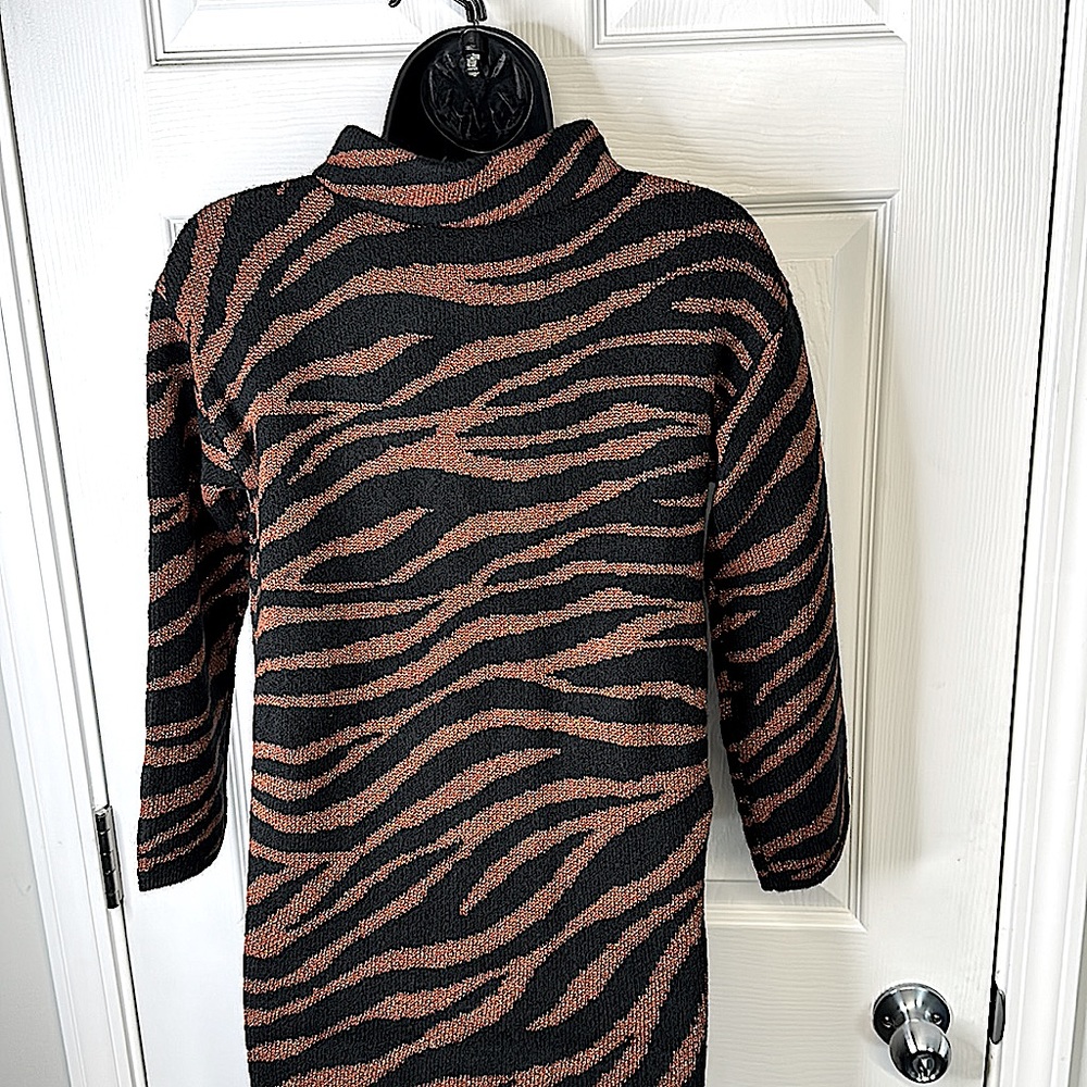 Leopard print, Sis?!!!! He will stand out in this ensemble. This is fitted for u - Picture 12 of 12